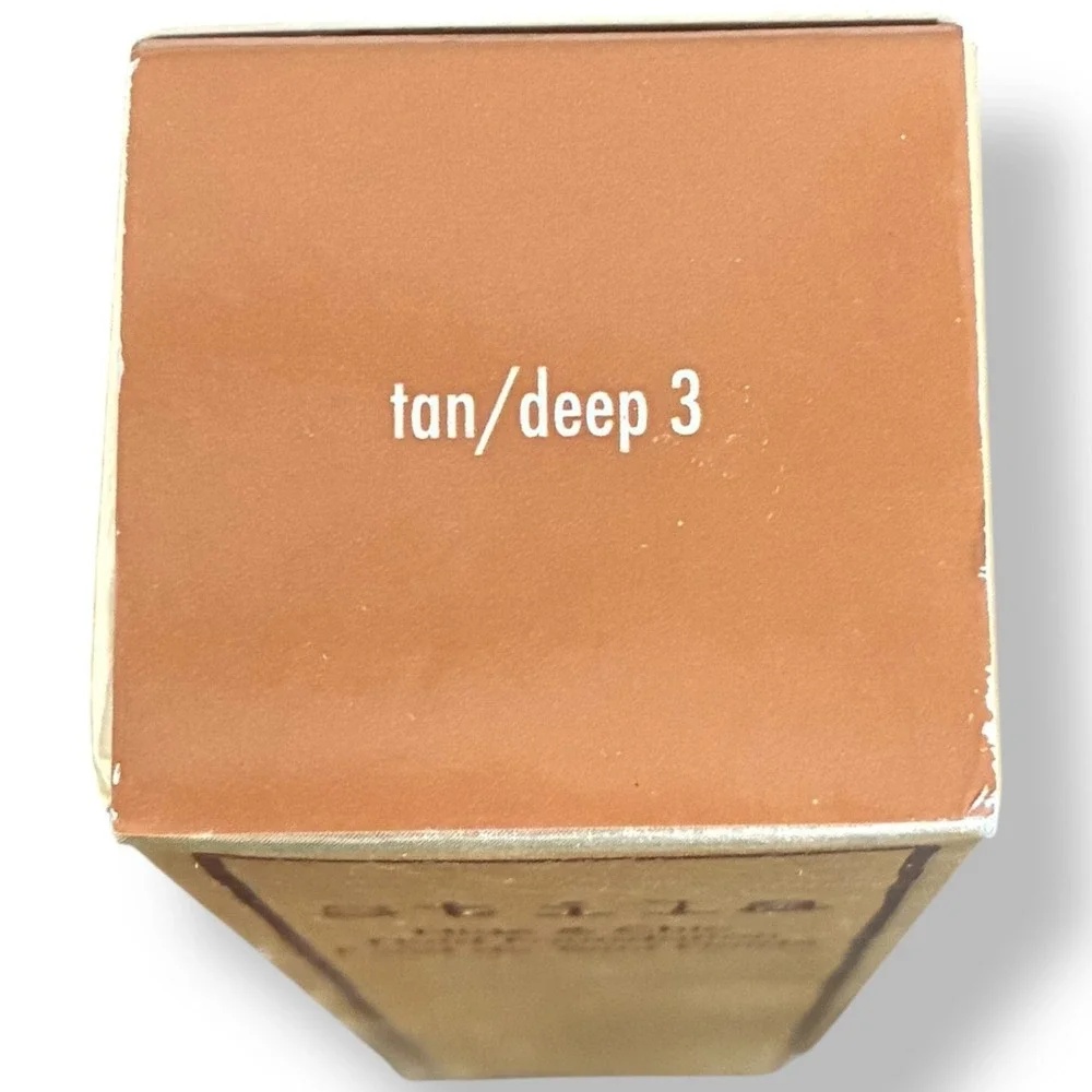 Stila‎ Hide & Chic Fluid Foundation Tan/Deep 3 1.0oz 30ml Full Size